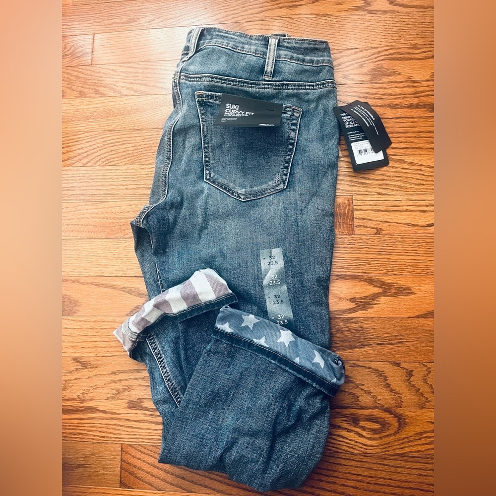 Silver Jeans Women's Distressed Blue Capris